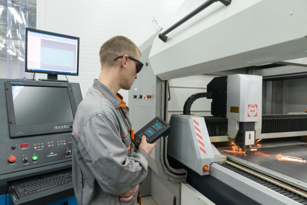 Endüstriyel Üretimde Otomasyonun Rolü ve CNC Sistemlerinin Katkısı